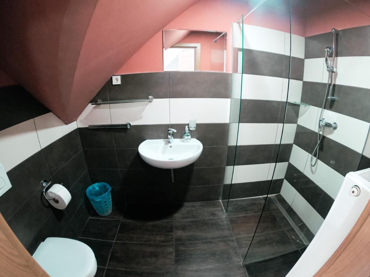 Apartment And Rooms Maraton Kranjska Gora Bagian luar foto